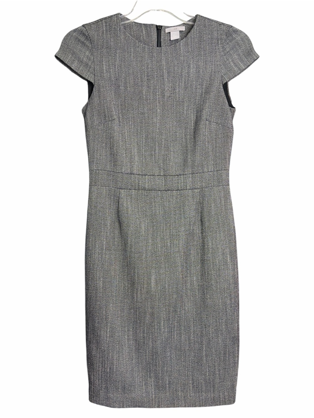 H & M. Classic Gray Sheath Dress - Professional Women's Dress EC. Size 6